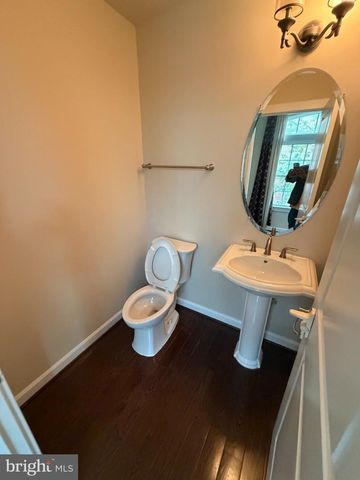 3184 YEAGER DR, Herndon, VA 20171