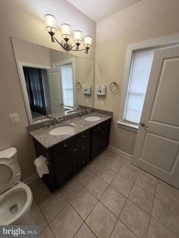 3184 YEAGER DR, Herndon, VA 20171