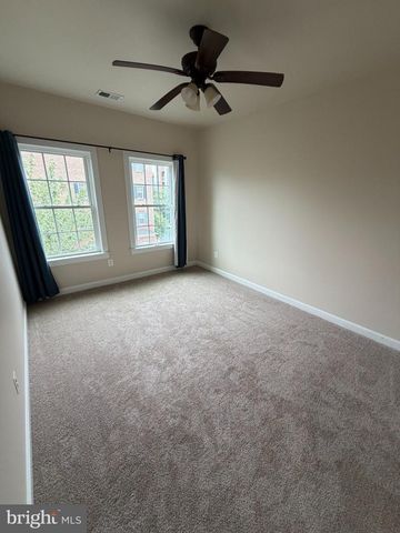 3184 YEAGER DR, Herndon, VA 20171