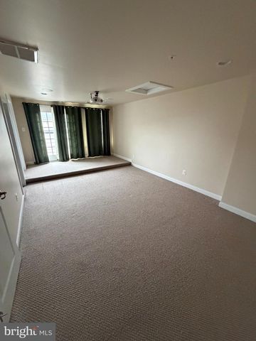 3184 YEAGER DR, Herndon, VA 20171