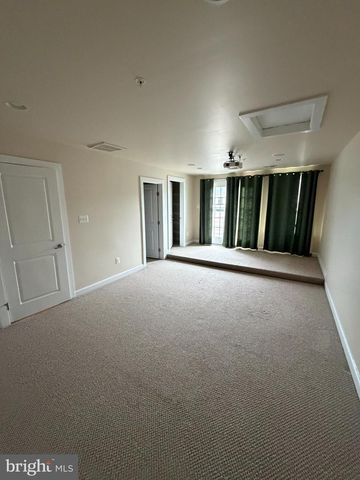 3184 YEAGER DR, Herndon, VA 20171