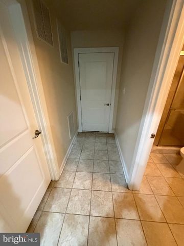3184 YEAGER DR, Herndon, VA 20171