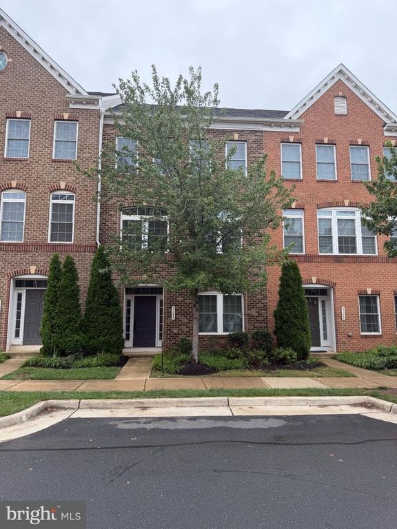 3184 YEAGER DR, Herndon, VA 20171
