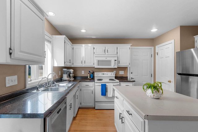839 MANDALAY TERRACE, De Pere, WI 54115
