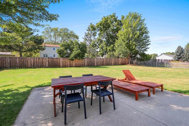 839 MANDALAY TERRACE, De Pere, WI 54115