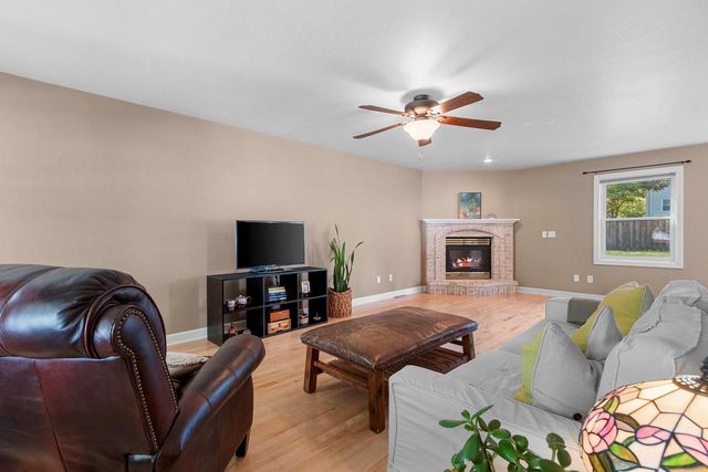 839 MANDALAY TERRACE, De Pere, WI 54115