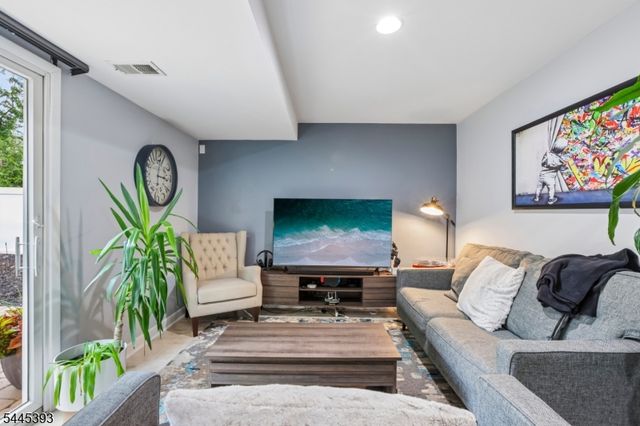 49 Sycamore St, Somerville Boro, NJ 08876
