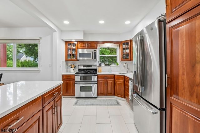 49 Sycamore St, Somerville Boro, NJ 08876