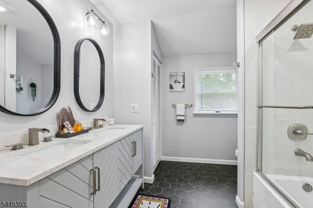 49 Sycamore St, Somerville Boro, NJ 08876
