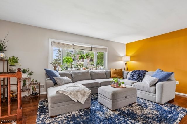 49 Sycamore St, Somerville Boro, NJ 08876