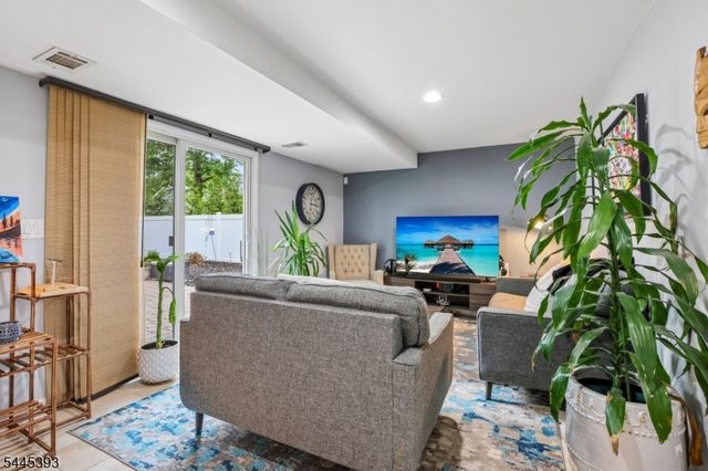 49 Sycamore St, Somerville Boro, NJ 08876