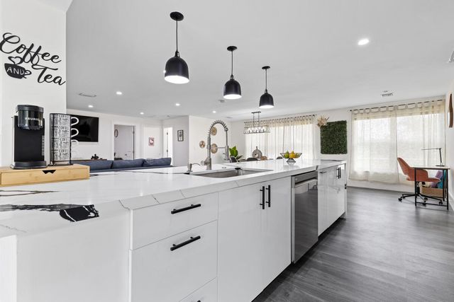 1456 Cross Way, West Palm Beach, FL 33401