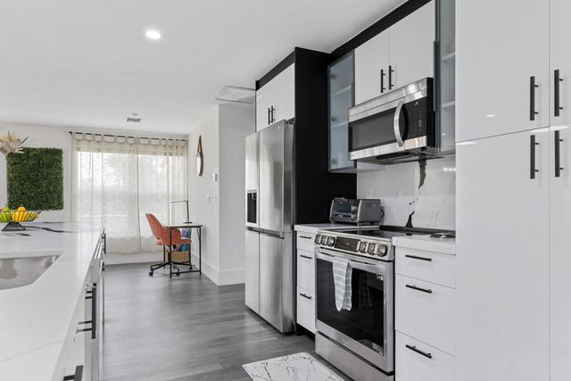 1456 Cross Way, West Palm Beach, FL 33401