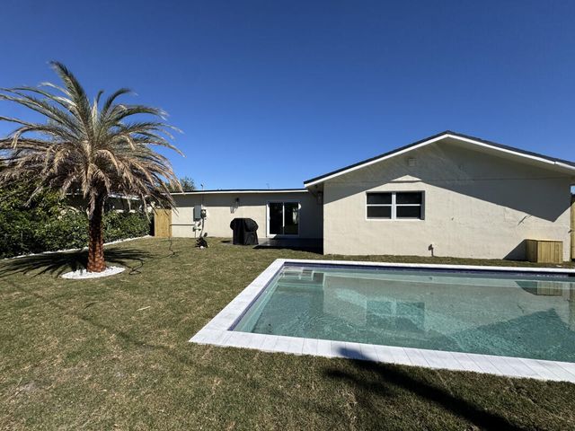 1456 Cross Way, West Palm Beach, FL 33401