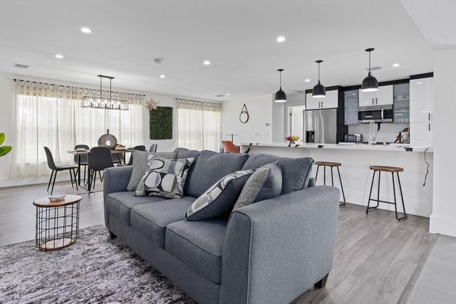 1456 Cross Way, West Palm Beach, FL 33401