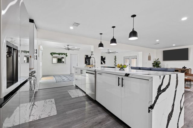 1456 Cross Way, West Palm Beach, FL 33401