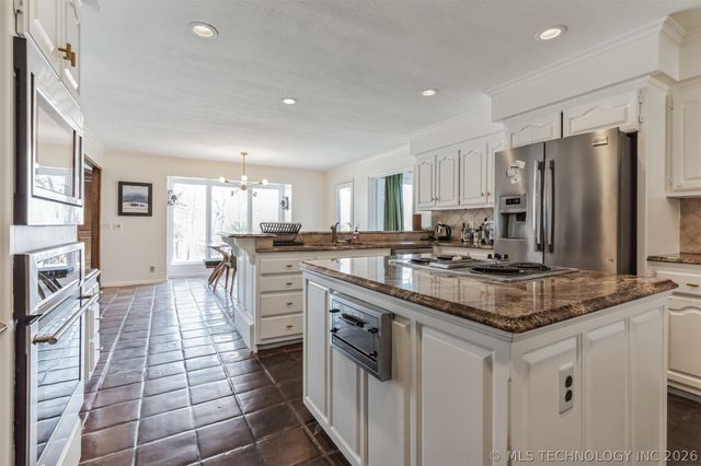 9823 S Knoxville Avenue, Tulsa, OK 74137
