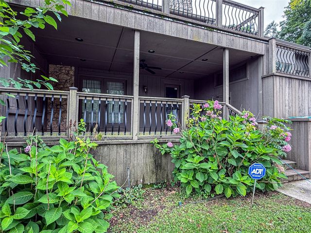 9823 S Knoxville Avenue, Tulsa, OK 74137