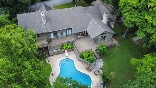 9823 S Knoxville Avenue, Tulsa, OK 74137