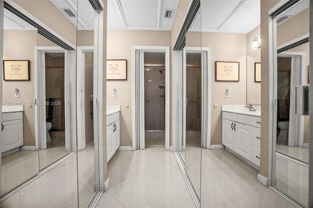 906 Republic Ct, Deerfield Beach, FL 33442