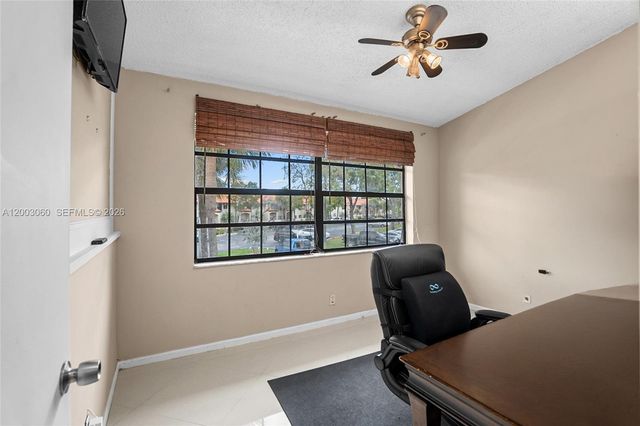 906 Republic Ct, Deerfield Beach, FL 33442