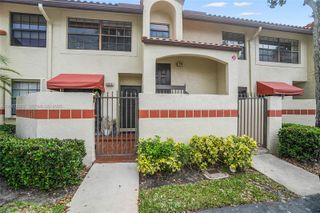 906 Republic Ct, Deerfield Beach, FL 33442