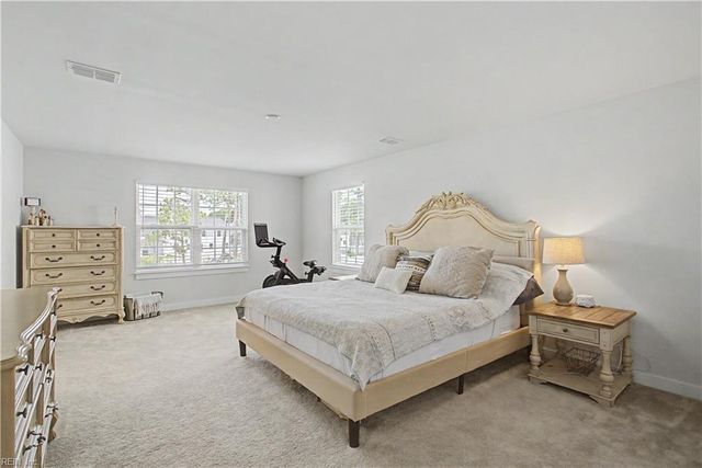 118 Oxford RN, Poquoson, VA 23662