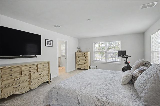 118 Oxford RN, Poquoson, VA 23662