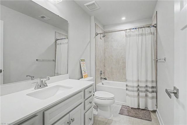 118 Oxford RN, Poquoson, VA 23662