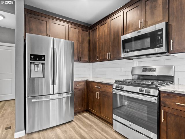 310 Sw MT ADAMS St, Mc Minnville, OR 97128