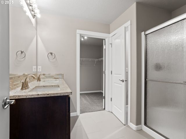 310 Sw MT ADAMS St, Mc Minnville, OR 97128