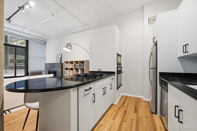 130 S Canal Street 210, Chicago, IL 60606