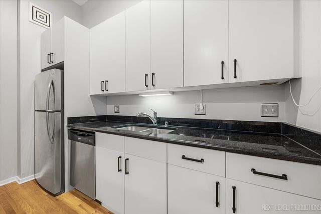 130 S Canal Street 210, Chicago, IL 60606
