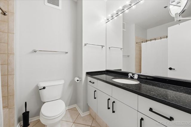 130 S Canal Street 210, Chicago, IL 60606