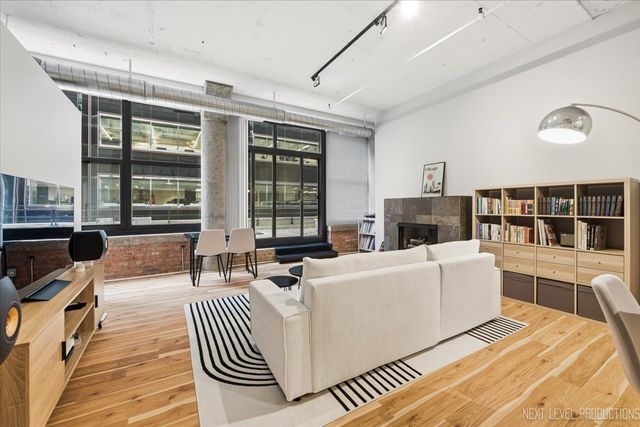 130 S Canal Street 210, Chicago, IL 60606