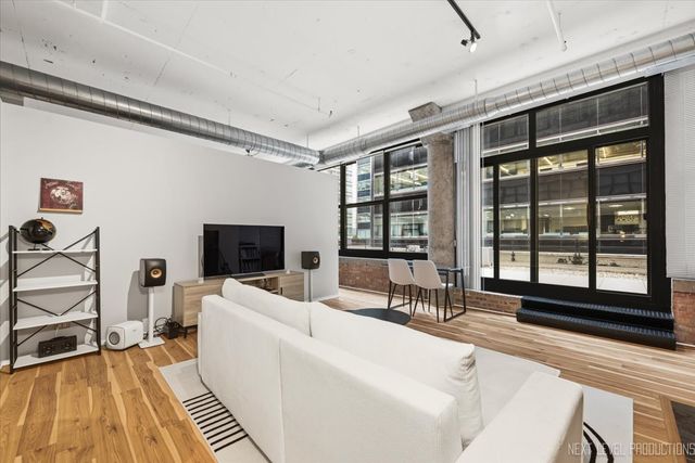 130 S Canal Street 210, Chicago, IL 60606