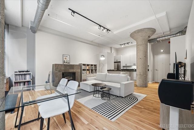 130 S Canal Street 210, Chicago, IL 60606