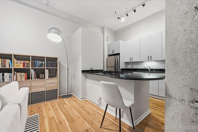 130 S Canal Street 210, Chicago, IL 60606
