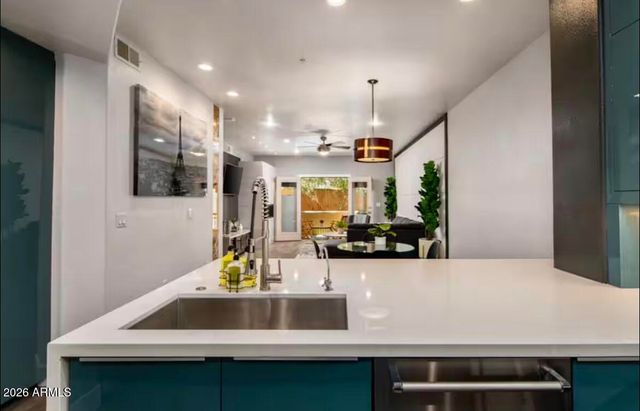 7021 E EARLL Drive 117, Scottsdale, AZ 85251