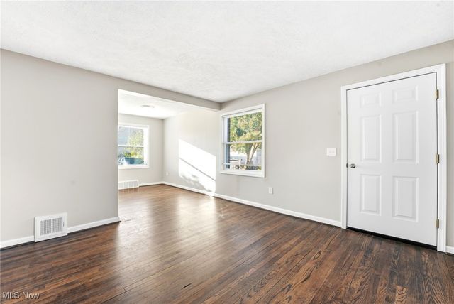 4444 Roadoan Road, Brooklyn, OH 44144