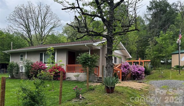 450 W Piney Mountain Road, Whittier, NC 28789
