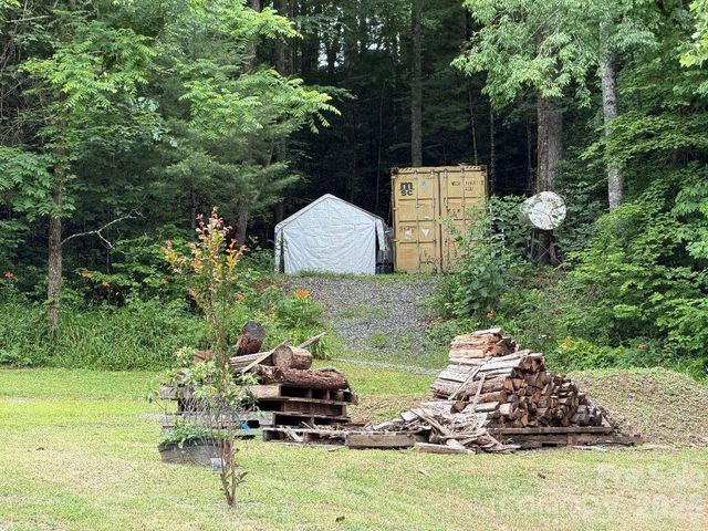 450 W Piney Mountain Road, Whittier, NC 28789
