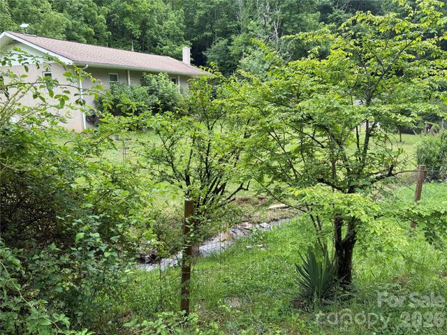 450 W Piney Mountain Road, Whittier, NC 28789