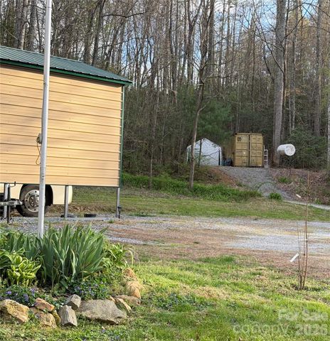 450 W Piney Mountain Road, Whittier, NC 28789