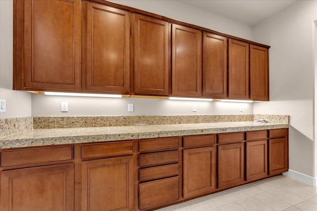 607 Woodacre Drive, Redding, CA 96002