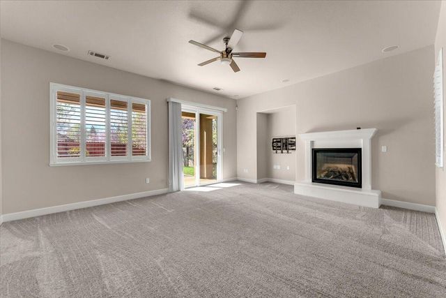 607 Woodacre Drive, Redding, CA 96002