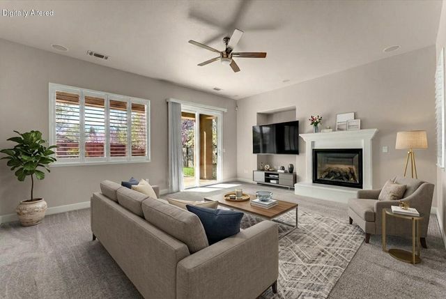 607 Woodacre Drive, Redding, CA 96002