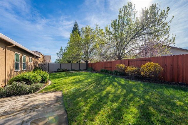 607 Woodacre Drive, Redding, CA 96002