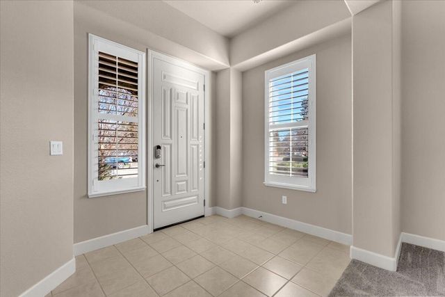 607 Woodacre Drive, Redding, CA 96002