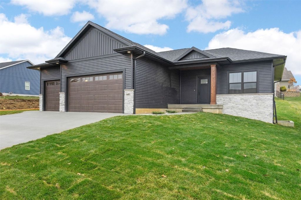 1609 38th Street SE, Cedar Rapids, IA 52403